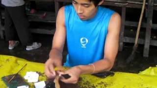Peru- World's fastest cigarette roller
