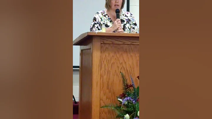 Carla Henderson Warren singing "Hear My Heart"