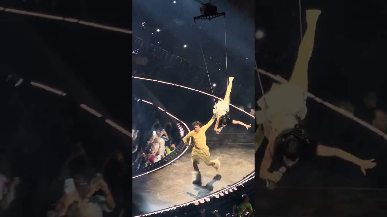 Katy Perry Nirvana (flying) The Lifetimes Tour live