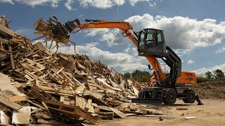 Products: Develon DX160WMH-7 Material Handler