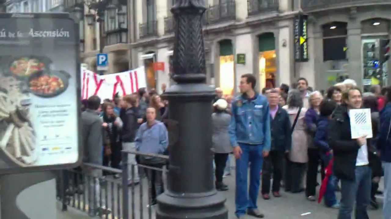 manifestación cumpleaños 12 mayo 15m Uvieu