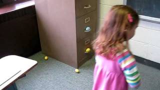 video - 20100330 - 002 - Audrey nursery school Easter egg hunt.AVI