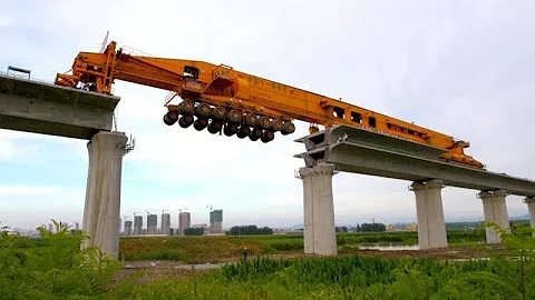 中国高铁建设这么牛，要感谢这位头号功臣，轻松扛起900吨巨兽 - 天天要闻