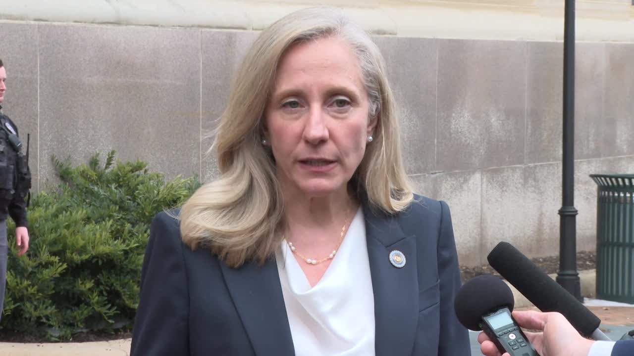 Virginia governor terminates certain ICE agreements with state law enforcement