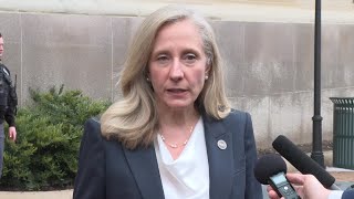 Virginia governor terminates certain ICE agreements with state law enforcement