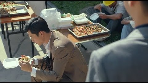 FULL|Poor guy was mocked for eating street food but landed a million-dollar deal and rose to success