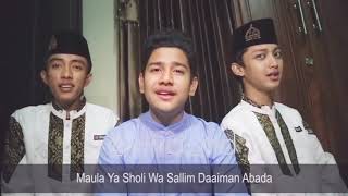 Syakir Daulay Ft. Gus Azmi dan Guz Ahkam - Maula Ya Sholli versi Jilbab Biru