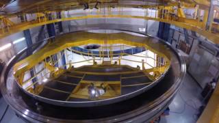Coating and handling operation of an 8 meter telescope mirror at Paranal Observatory in Chile