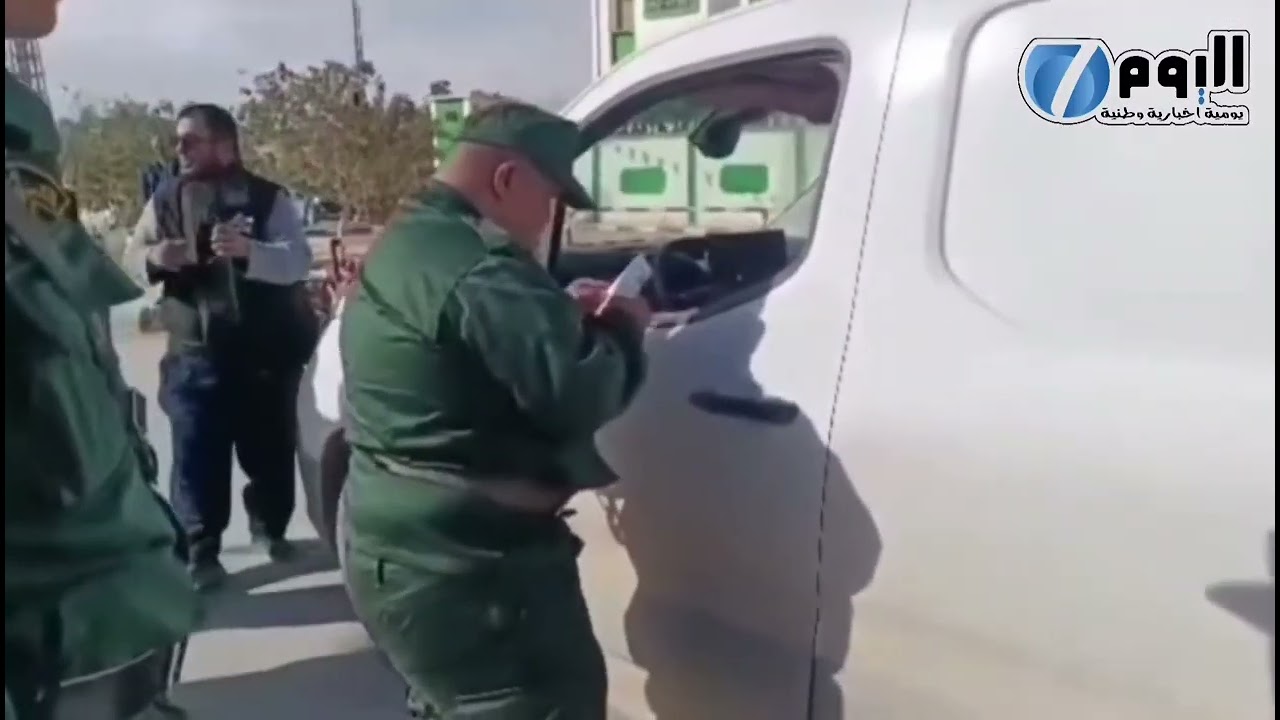 بسكرة يحققون حلم برجي سالم من ذوي الهمم ويرتدي بدلة الدرك الوطني ويؤدي مهام شرطة المرور.