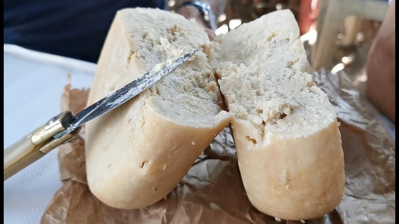 Mangiando su Casu Marzu, il famoso formaggio con i vermi di Sardegna!!!🧀😋 YouTube Mangiando su Casu Marzu, il famoso formaggio con i vermi di Sardegna!!!🧀😋 YouTube