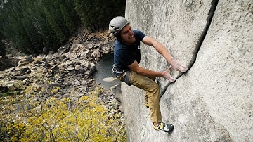 Yosemite Crack Testpiece: Connor Herson on Magic Line