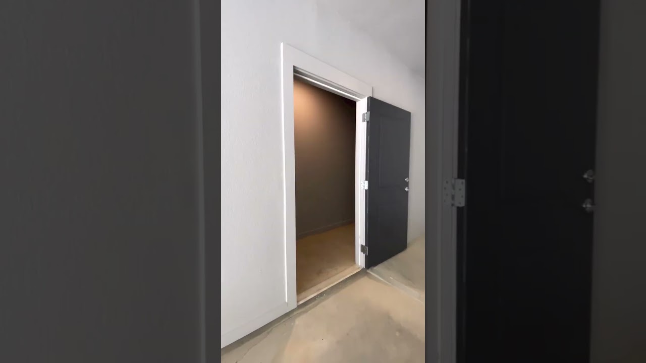 Townhome Garage Tour | The Pointe North Hills | The Pointe North Hills
