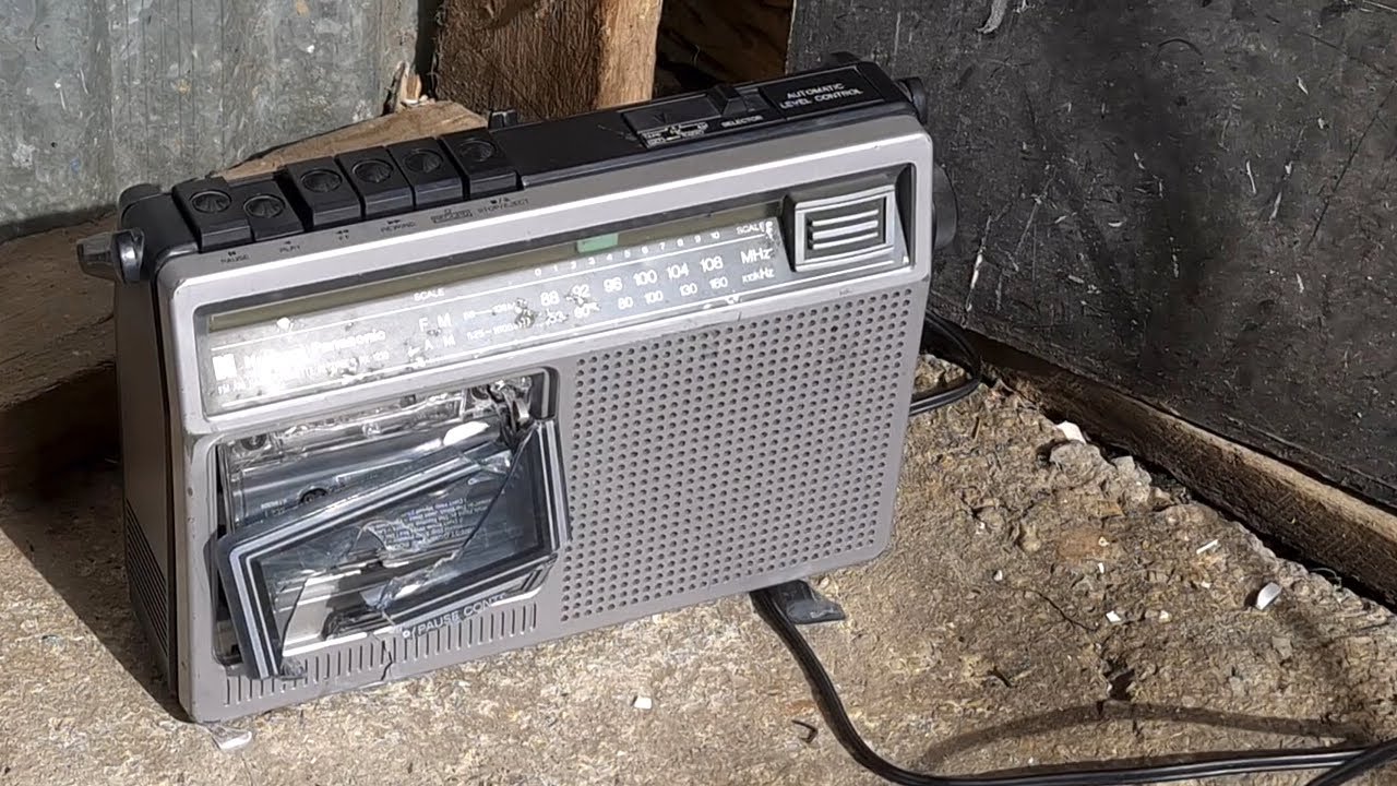 Smash Vintage National Panasonic Cassette Player Radio - YouTube