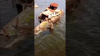 Abandoned Tug Boat in Lake Pontchartrain (Louisiana) #abandoned #abandonedplaces #louisiana