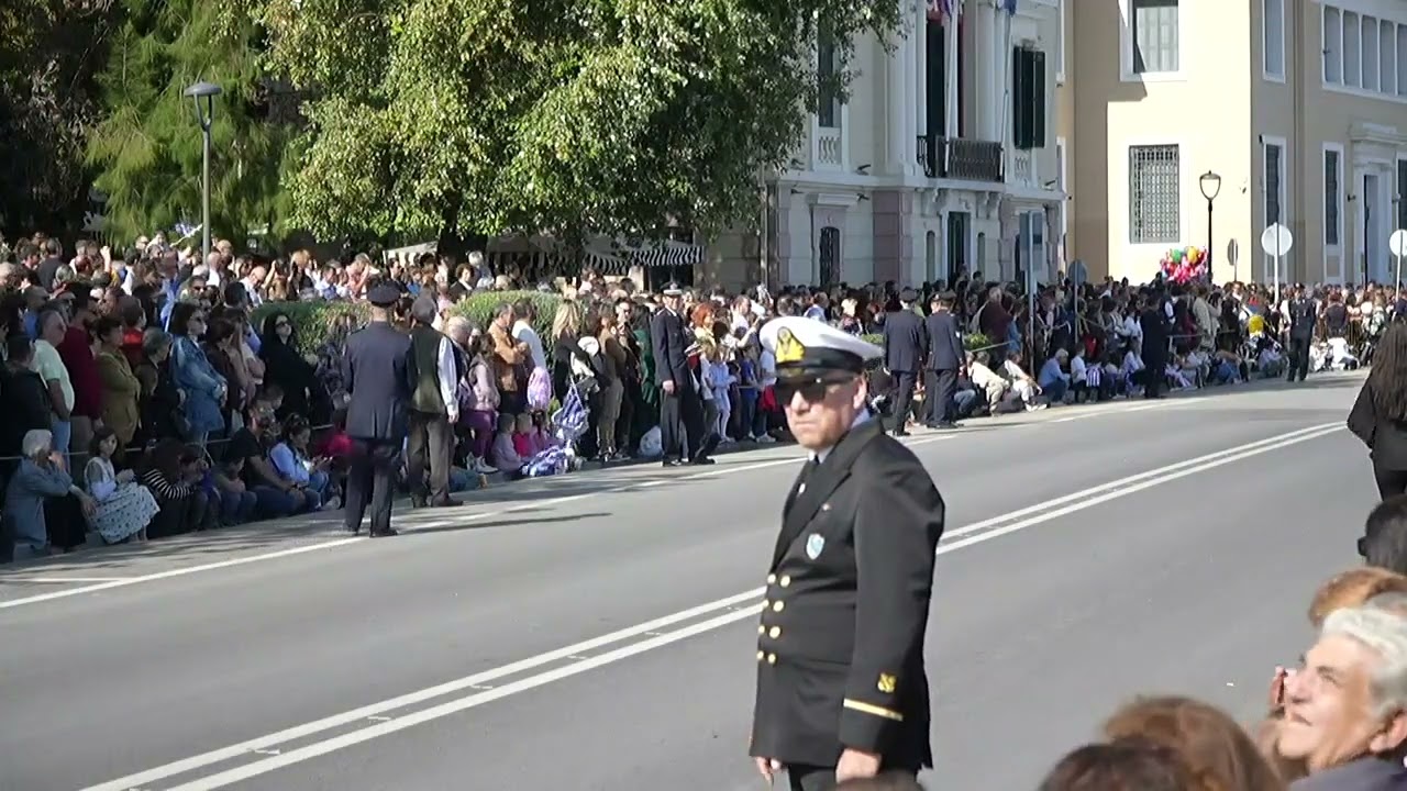Παρέλαση της 28ης Οκτωβρίου από την προκυμαία Μυτιλήνης
