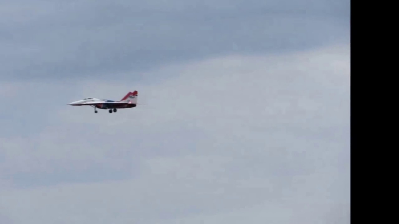 MIG-29, Vitaly Robertus.  JWM 2017.    Lyhennelmä lennosta.