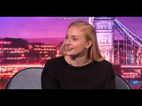 Video: Sophie Turner Má Prekvapivý Svadobný Vzhľad V Las Vegas