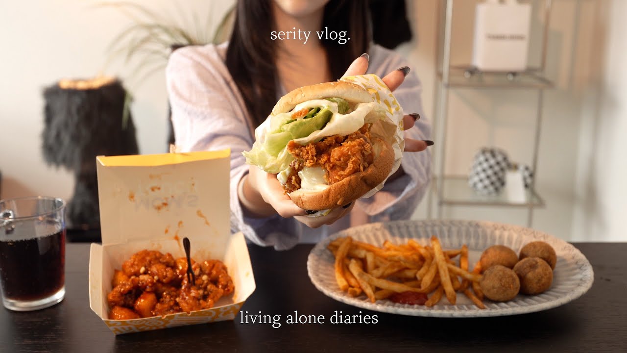 SUB🍓집이랑 사귀는 자취생 일상. 봄 맞이 딸기파운드케이크랑 어묵김치찌개(미친밥도둑) 만들어 먹기. 우삼겹솥밥, 에어프라이어 두부구이, 소세지메추리알볶음, 투움바파스타, 맘스터치