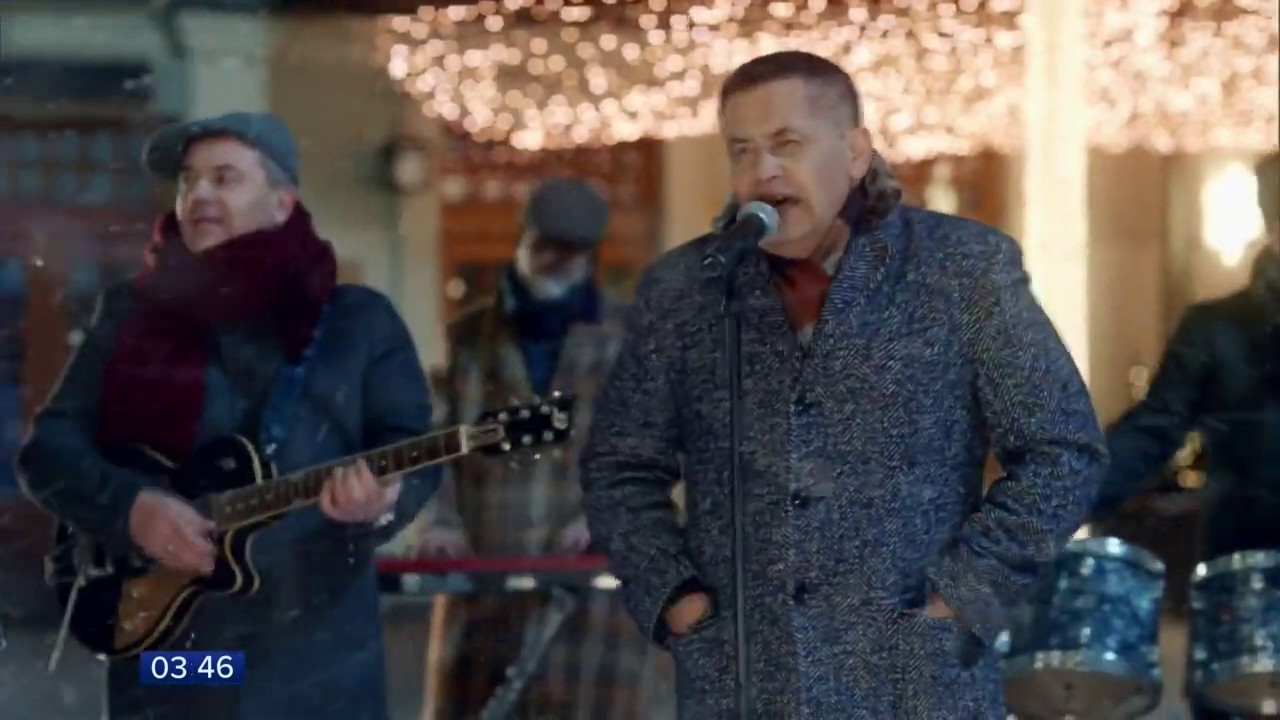 песни хороводит снег с дождем