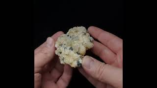 录像: Cérusite, baryte, Mibladen, Morocco, 7.5厘米