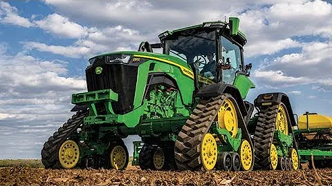 Jak vysoký je John Deere 8R?