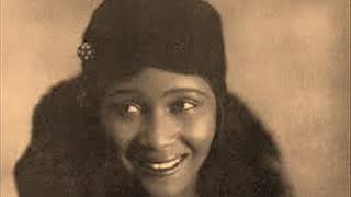 Thread by @WhoresofYore: This is Lucille Bogan (1897-1948), an American  blues singer. Along with Bessie Smith and Ma Rainey, Bogan was one of the  'big three' women o…