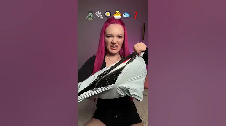 The weirdest slippers in the world 🌍 #unboxing #haul @candy.superstar