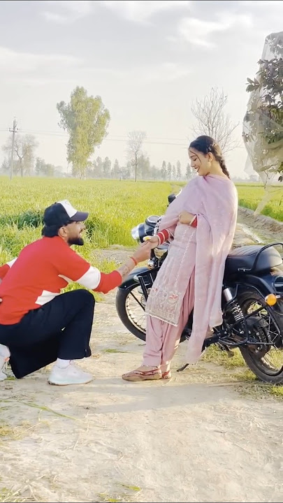 😂🌺Sade pind hasse nhio mull vikde😂😂🥰🥰!! punjabi couple love goals🔥🔥🔥🔥#shorts#ytshorts#couple#hasse