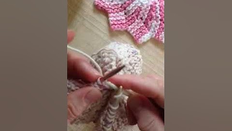 Binding off and seaming to the cast on edge combined