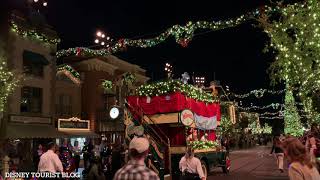 Muppets Christmas Caroling Coach Coming Down Disneylands Main Street!