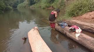 Poj Niam Hmoob Mus Ua Teb