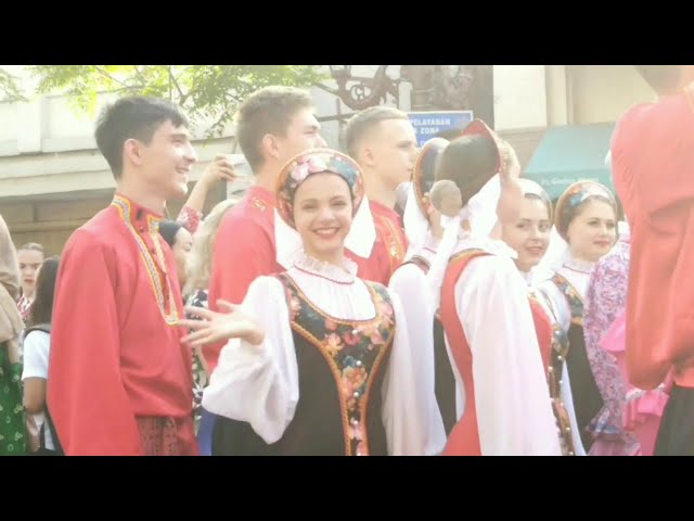 Surabaya Cross Culture Internasional Folk and art festival 2019 (Parade) class=