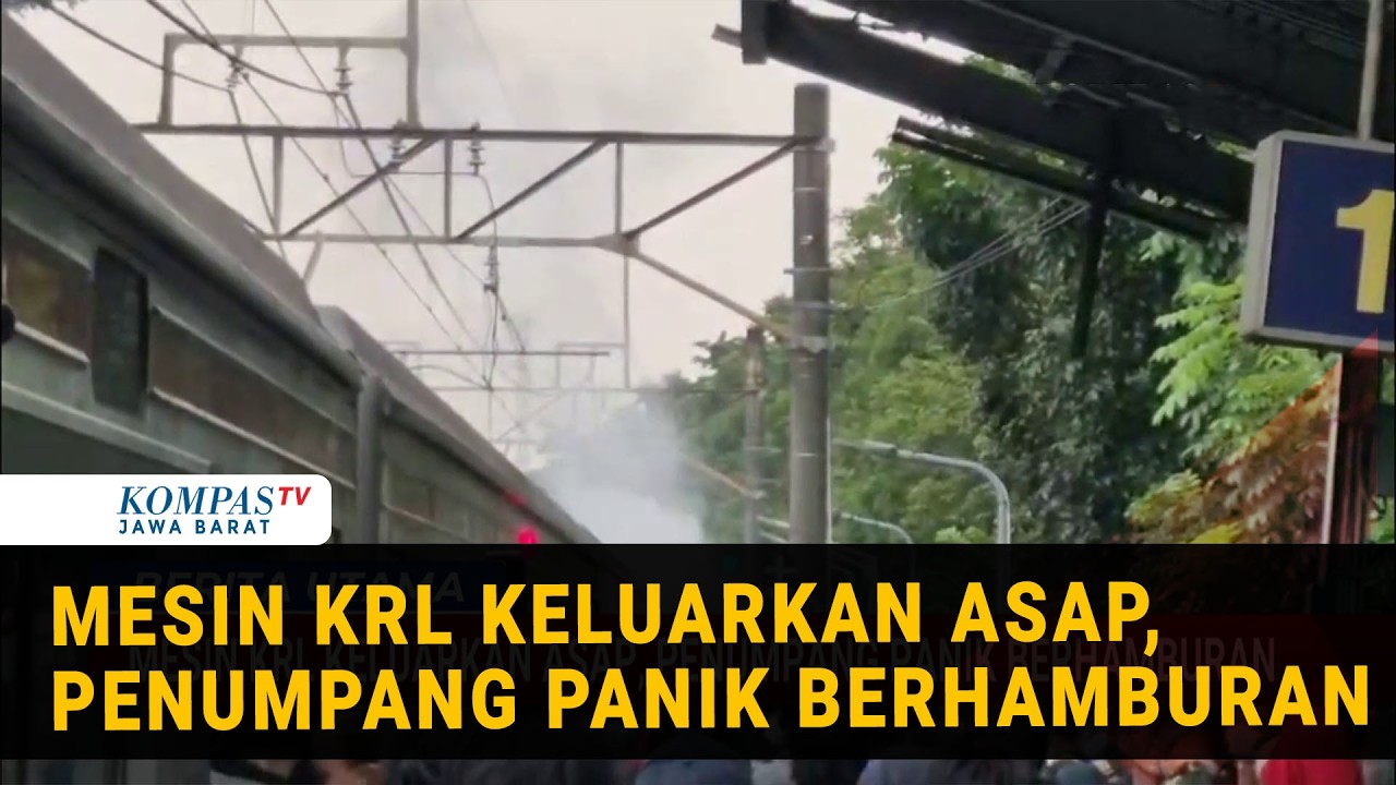 Penumpang Berhamburan Keluar Gerbong Usai Kepulan Asap Keluar dari Mesin KRL