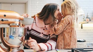 Cupcake Decorating, Learning To Read & Our Green Flags | Halloweek Day 3