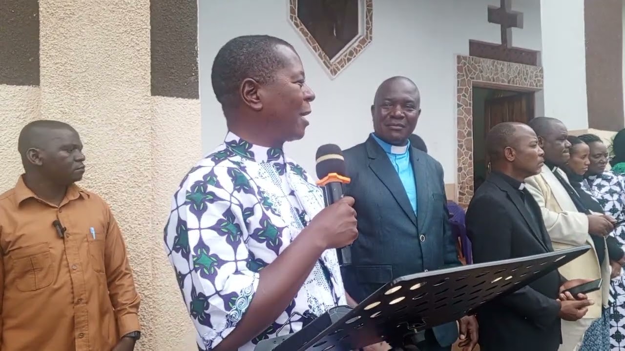 TAZAMA MAPOKEZI YA WANAWAKE  'SIKU YA MAOMBI KWA  DUNIA NZIMA' YALIYOADHIMISHWA PAROKIA YA ISIMANI