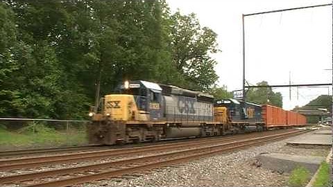 Q703-22, Q702-22, Q410-19, Q706-22, and Q438-21 at Woodbourne, PA on 5/22/2010