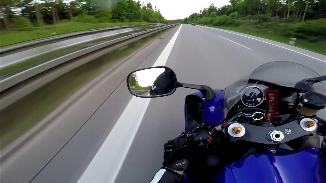 Yamaha r1 track