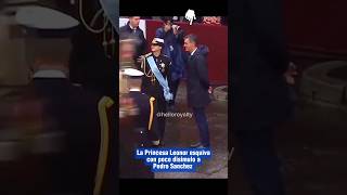 Princesa Leonor esquiva a Pedro Sanchez en el día de la Hispanidad #españa #princesaleonor #shorts
