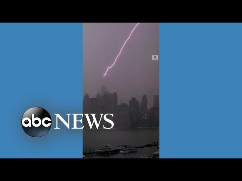 Lightning strikes One World Trade Center | #shorts | ABC News