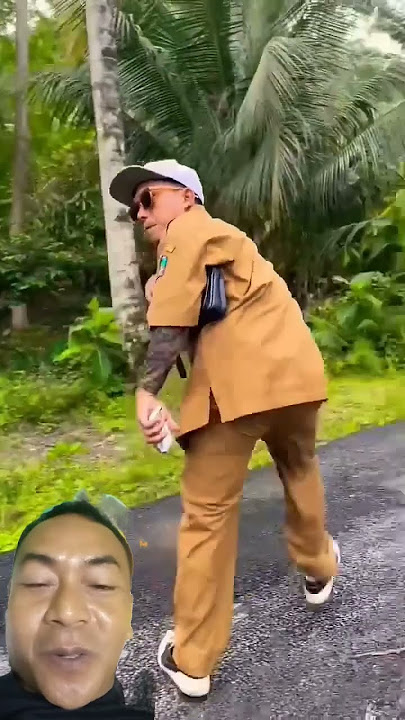 kades hoho #lucu #hiburan #komedi #kadesviral #kocak #viral #shorts