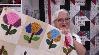 Rose Bud Table Runner @SewVeryEasy