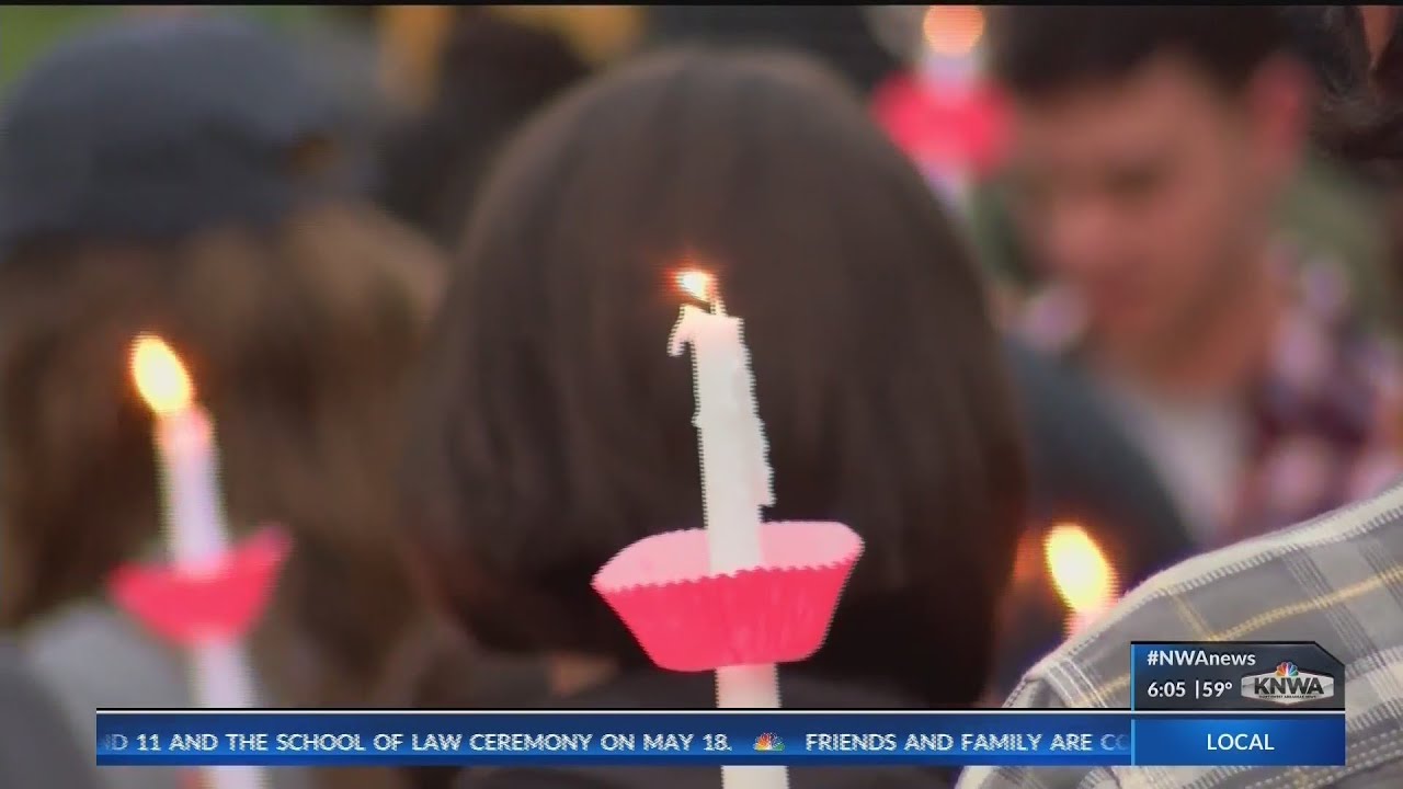 Vigil held for 2 teens killed in a car crash - YouTube