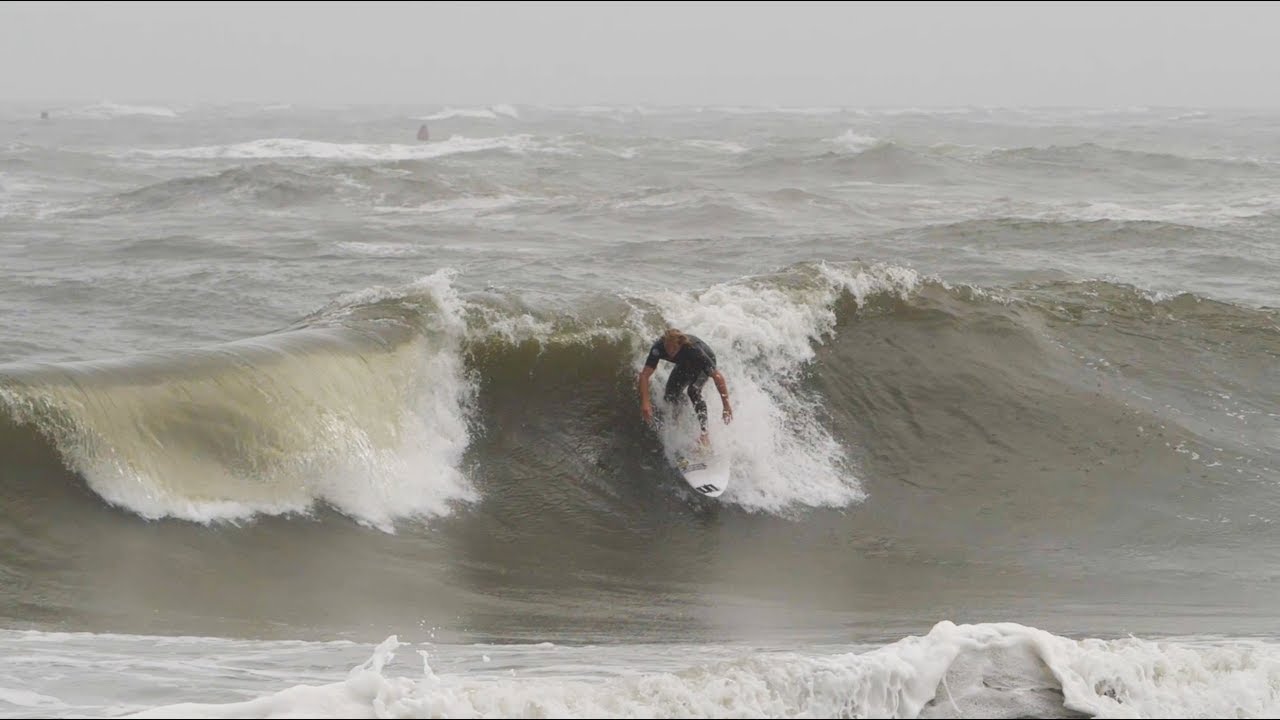 WIND SWELL GOES FULL BIG DOG