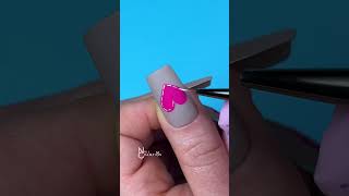 Great hack for Heart drawing 🤩 #nailhacks #valentinesnails