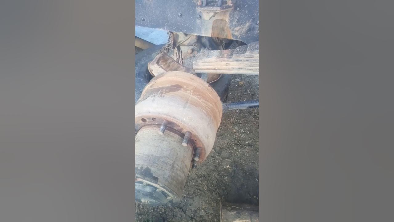 Как поменять заднее колесо на груженом шакмане