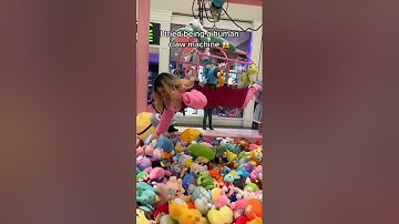 I’m a human claw machine 😱 #toys #game #fun