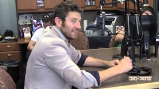 Brett Eldredge Enjoyed Kissing the Girl in 'Beat of the Music' Video