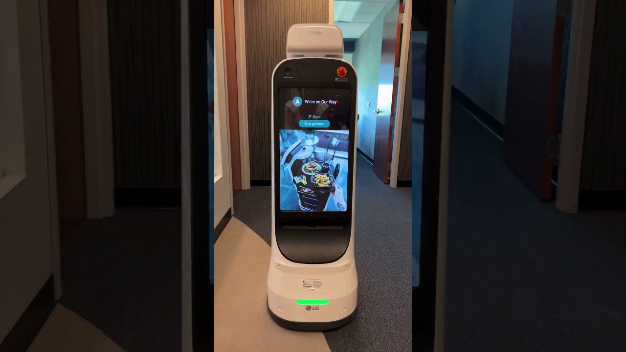 Meet The LG CLOi GuideBot