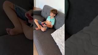 Bird best friends with 5 year old | magpie thinks it’s a dog | funny animals video | mags Mimi