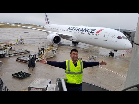 Working for Air France B787 on the ramp!